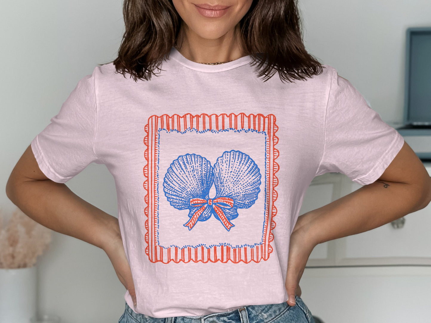 Stylish Seashell Print Graphic Tee Trendy T-Shirt product