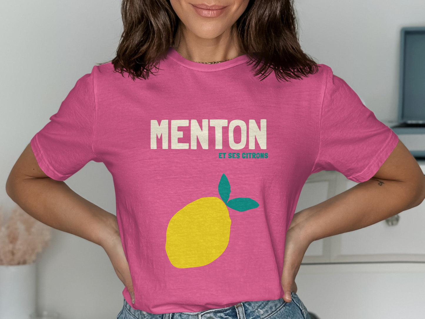 Pink t-shirt with "Menton et ses citrons" and yellow lemon graphic.