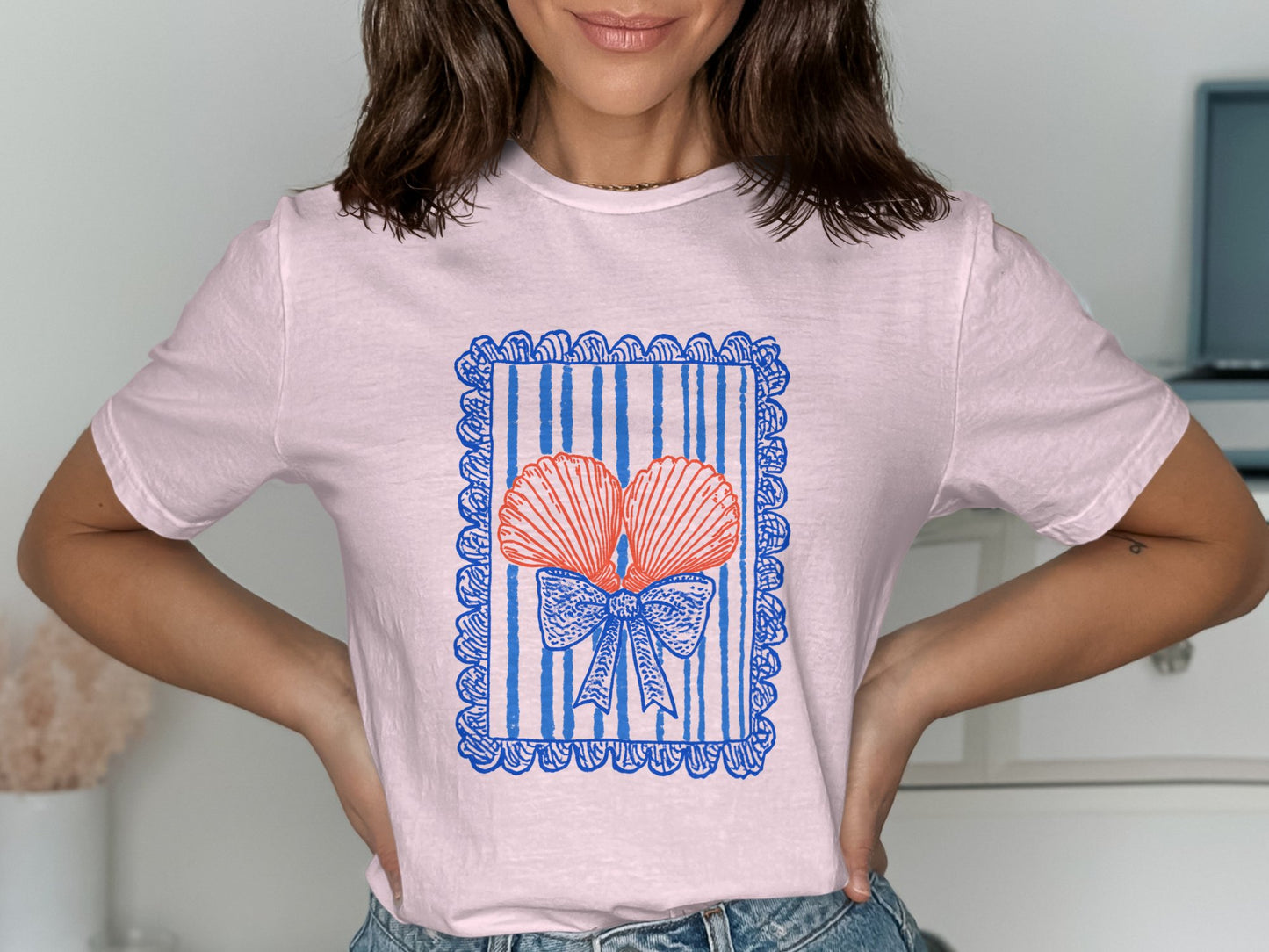 Pink Shirt with Seashell and Bow Design T-Shirt product