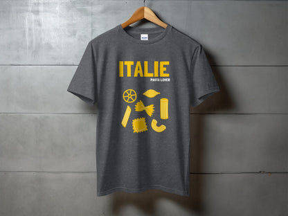 Dark grey t-shirt with "ITALIE PASTA LOVER" and illustrations of pasta shapes.