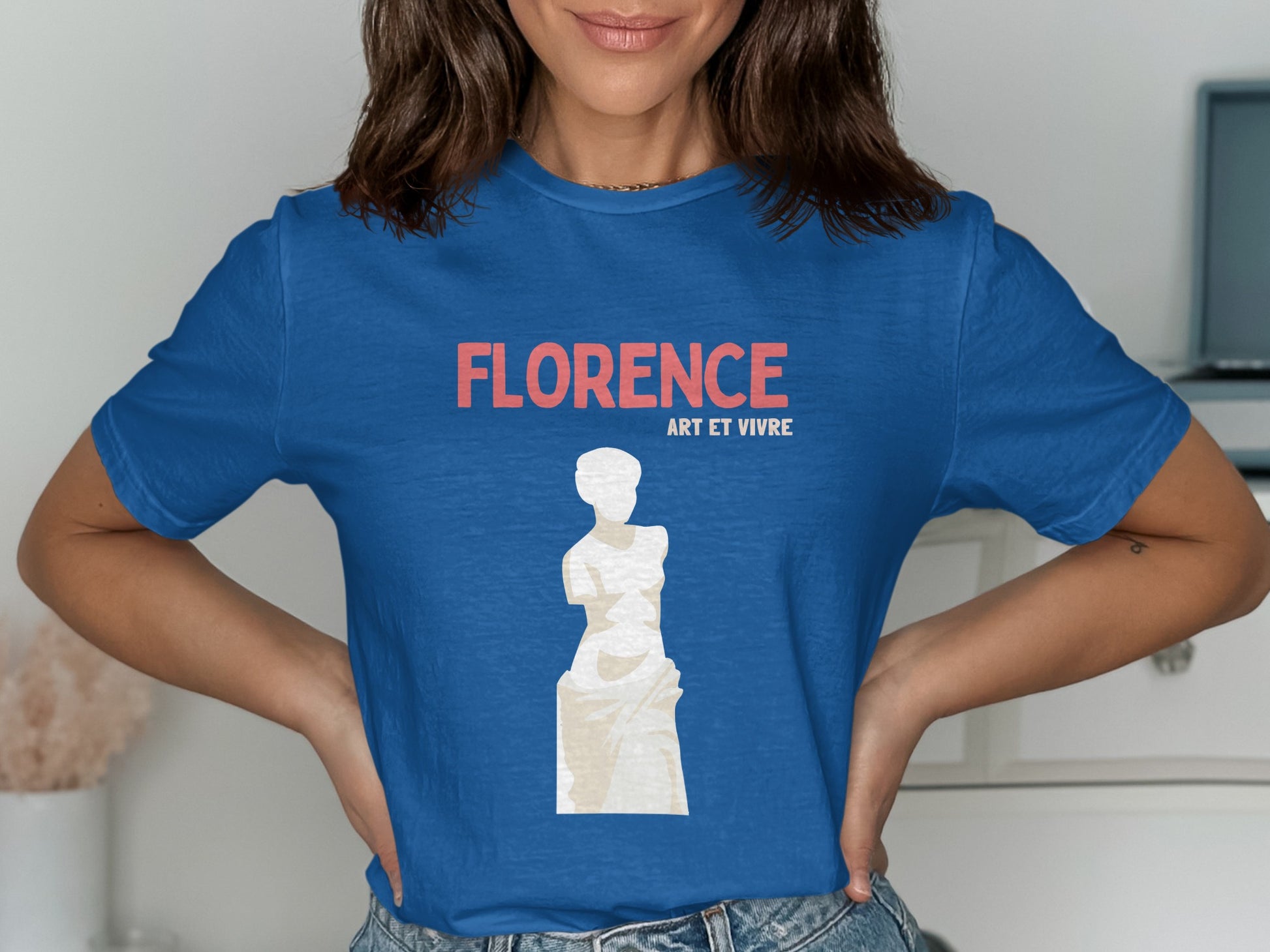 Blue t-shirt with "FLORENCE ART ET VIVRE" and a statue graphic.