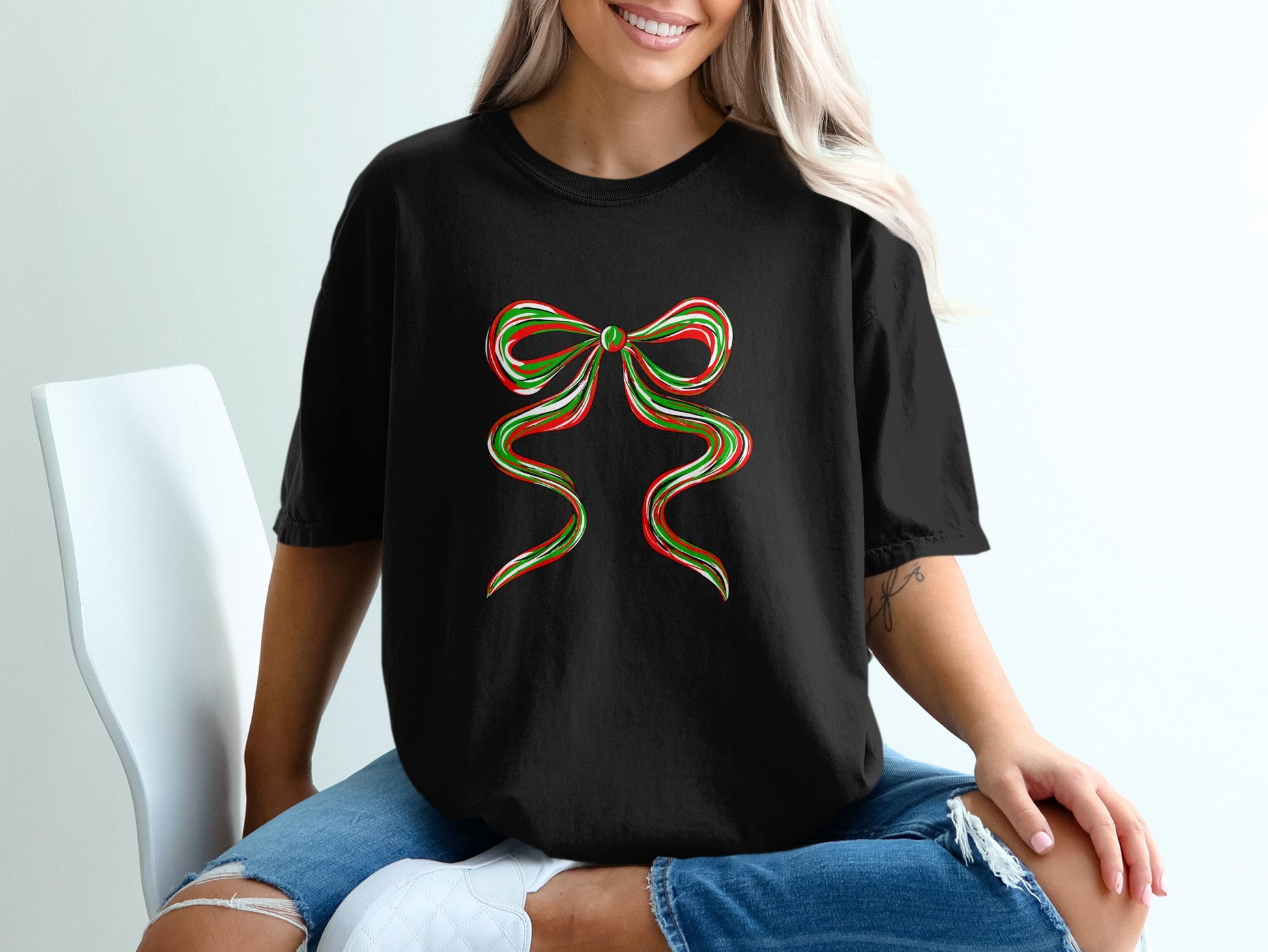 Festive Red Green Ribbon Bow Black T-shirt product type