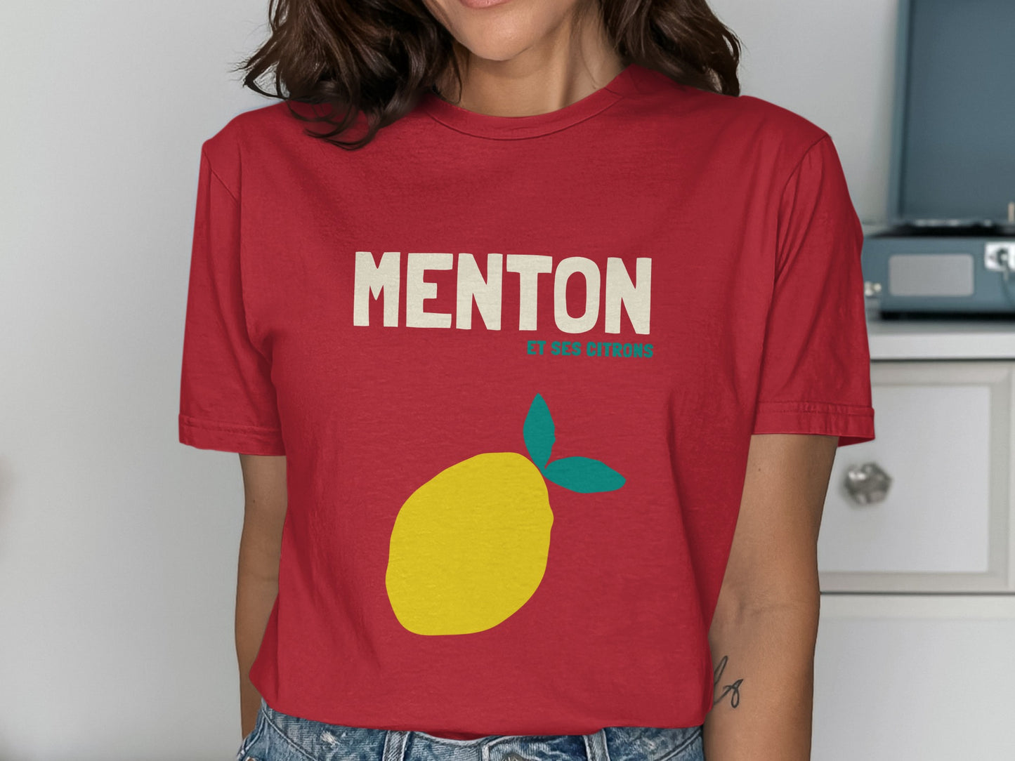 Red t-shirt with yellow lemon graphic and "MENTON CITRON" text.