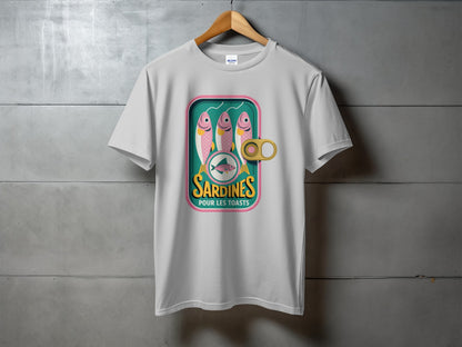 White t-shirt with a graphic of a sardine can labeled "Sardines pour les toasts."