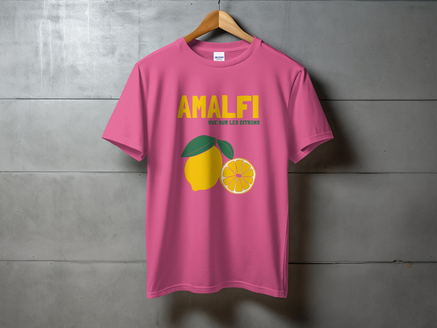 Pink t-shirt with "Amalfi Vue sur les Citrons" text and lemon graphic.