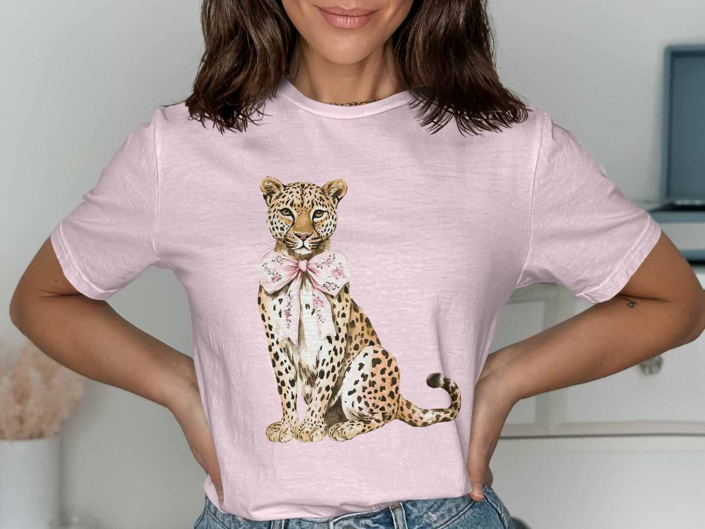 Stylish Pink Tee with Leopard Print T-shirt Product