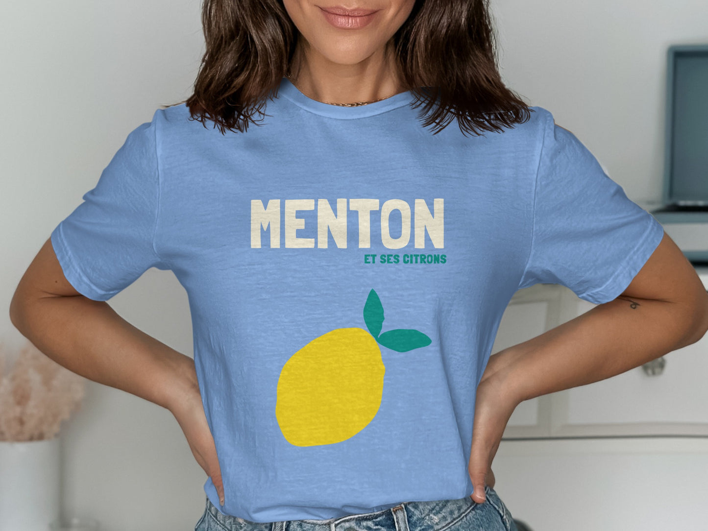 Light blue t-shirt with "MENTON ET SES CITRONS" and a yellow lemon graphic.