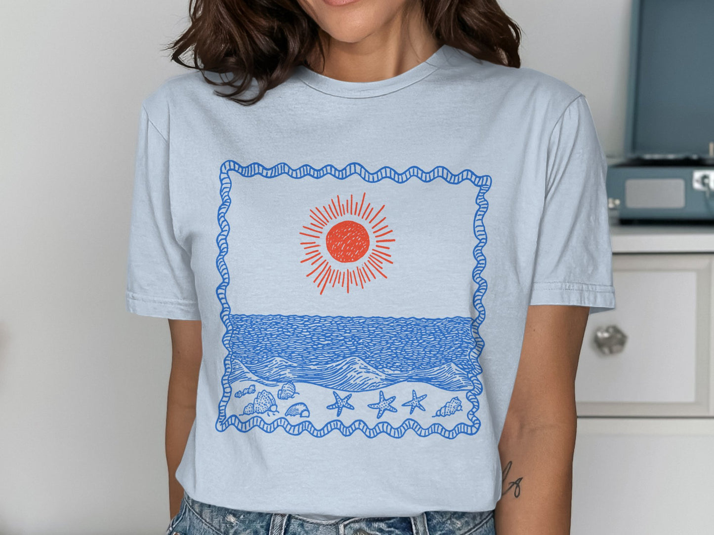 Sun and Sea Graphic Ladies T-shirt Product